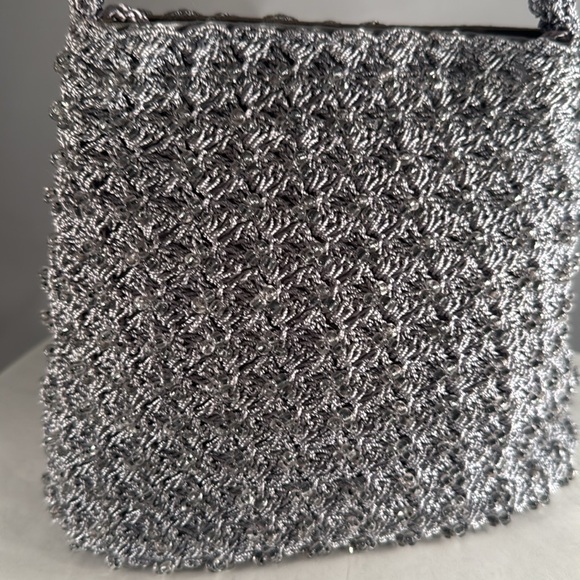 The perfect gray beaded crocheted hand bag. - Picture 4 of 5